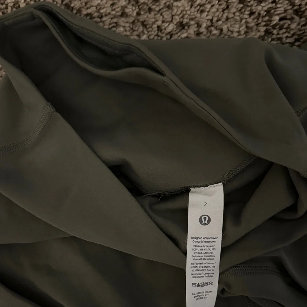 Lululemon Mini Flare Light/Olive Green High-Waisted Leggings- never worn - Picture 2 of 3